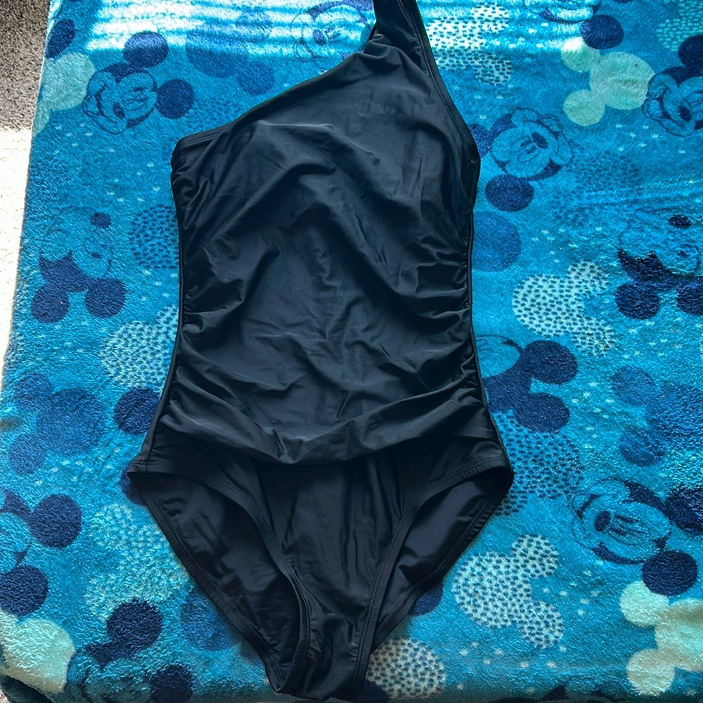Kona Sol Black One-Shoulder Swim One Piece